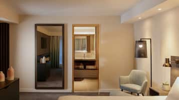 Suite, 1 King Bed with Sofa bed | 1 bedroom, hypo-allergenic bedding, in-room safe, desk