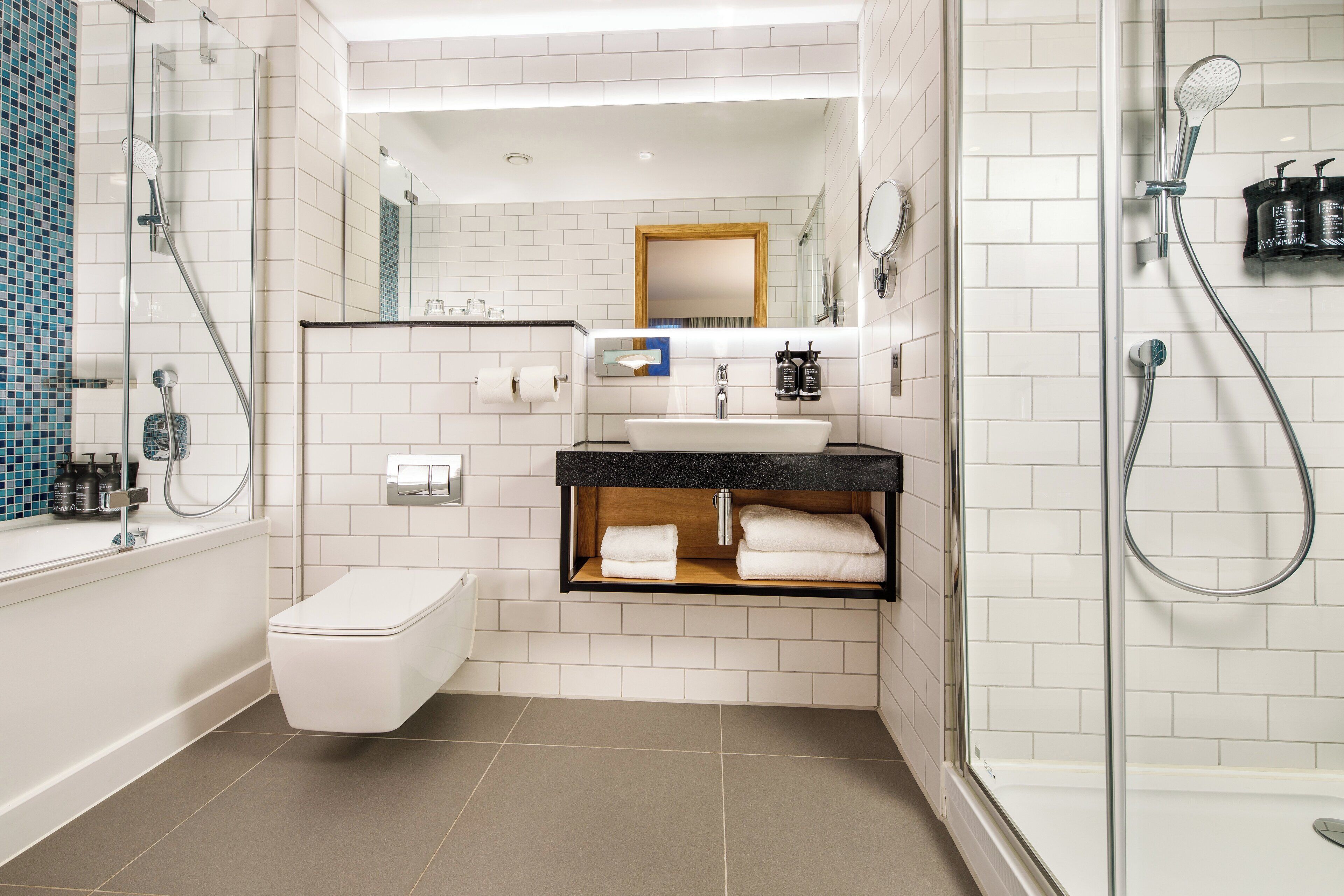 Photo - Holiday Inn Manchester Airport T2 by IHG