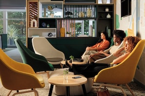 Sala de estar en el lobby