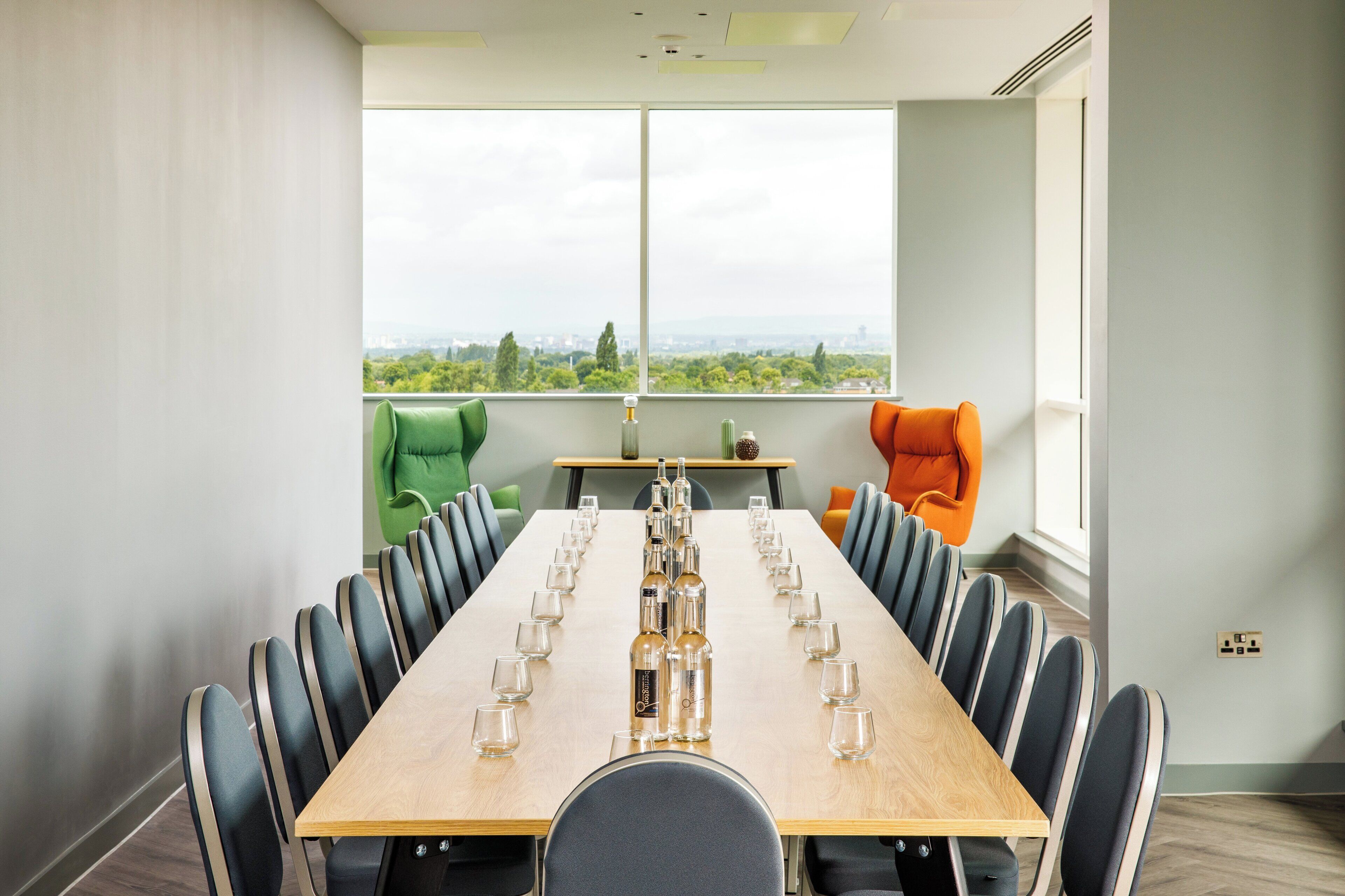 Photo - Holiday Inn Manchester Airport by IHG