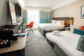 Premium Room, 1 Queen Bed with Sofa bed | Hypo-allergenic bedding, in-room safe, desk, laptop workspace - Holiday Inn Manchester Airport by IHG (Manchester)
