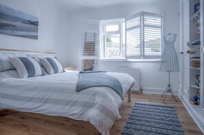 3 bedrooms, iron/ironing board, WiFi