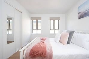 2 bedrooms, iron/ironing board, travel cot, free WiFi