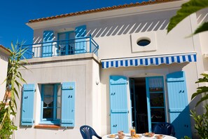 Fachada de la propiedad