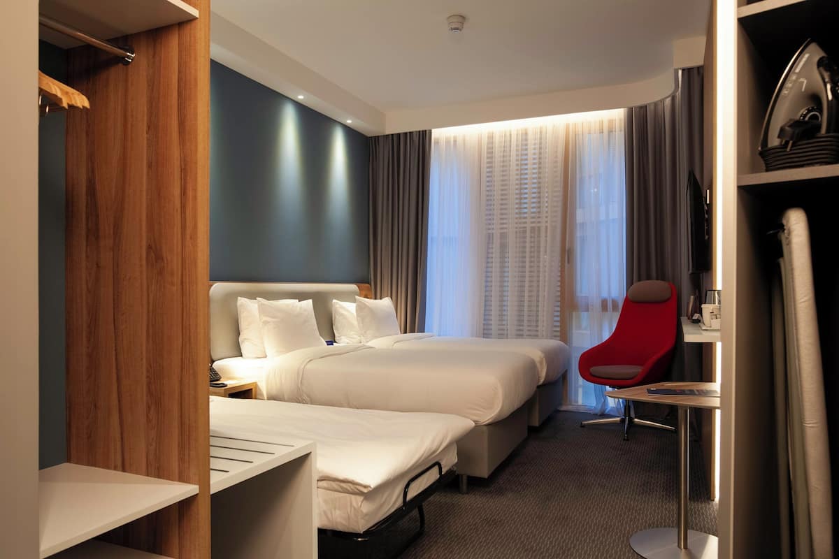 Standaard kamer, 2 eenpersoonsbedden (Extra Bed) | Een bureau, een laptopwerkplek, geluiddichte muren