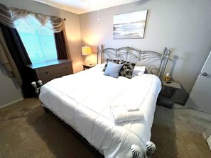 2 chambres, fer et planche à repasser, accès Internet, draps fournis