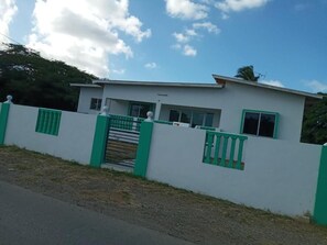 Exterior - Vacation home with terrace,balcony and garden view (Willemstad)