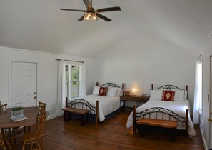 Egyptian cotton sheets, premium bedding, down duvets - Tillman Resort (Blanco)