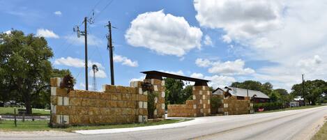 Entrada al alojamiento