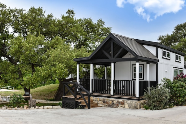 Cabin 110 | Egyptian cotton sheets, premium bedding, down duvets