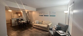 Cozy and quaint in downtown Lancaster, little country & 20 mins away from Dallas