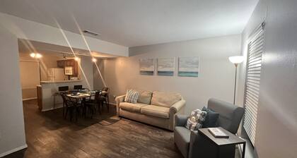 Cozy and quaint in downtown Lancaster, little country & 20 mins away from Dallas