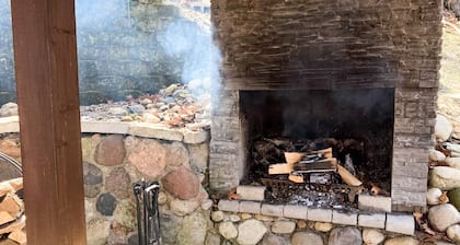 Little Fox Cottage - A Cozy Riverview Getaway