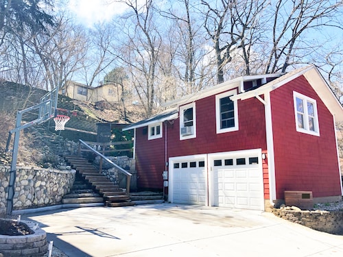 Little Fox Cottage - A Cozy Riverview Getaway