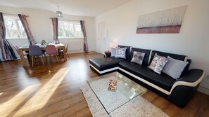Apartment, Private Bathroom | Lounge