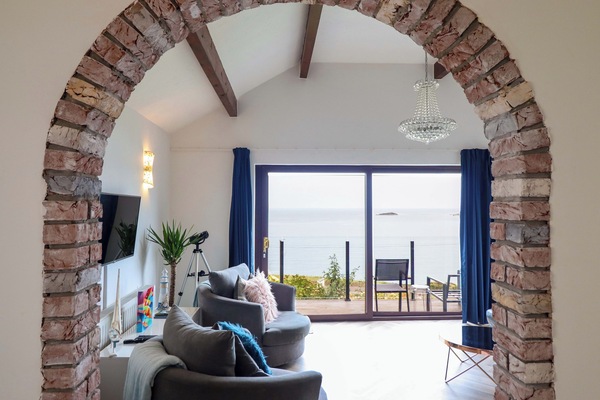 Cottage | Living area | Fireplace