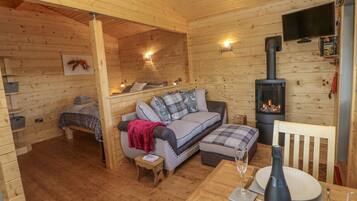 1 bedroom, individually decorated, individually furnished, free WiFi