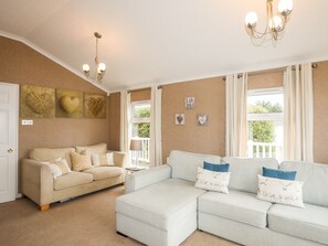 Living room - The Warren D24 (Pwllheli)