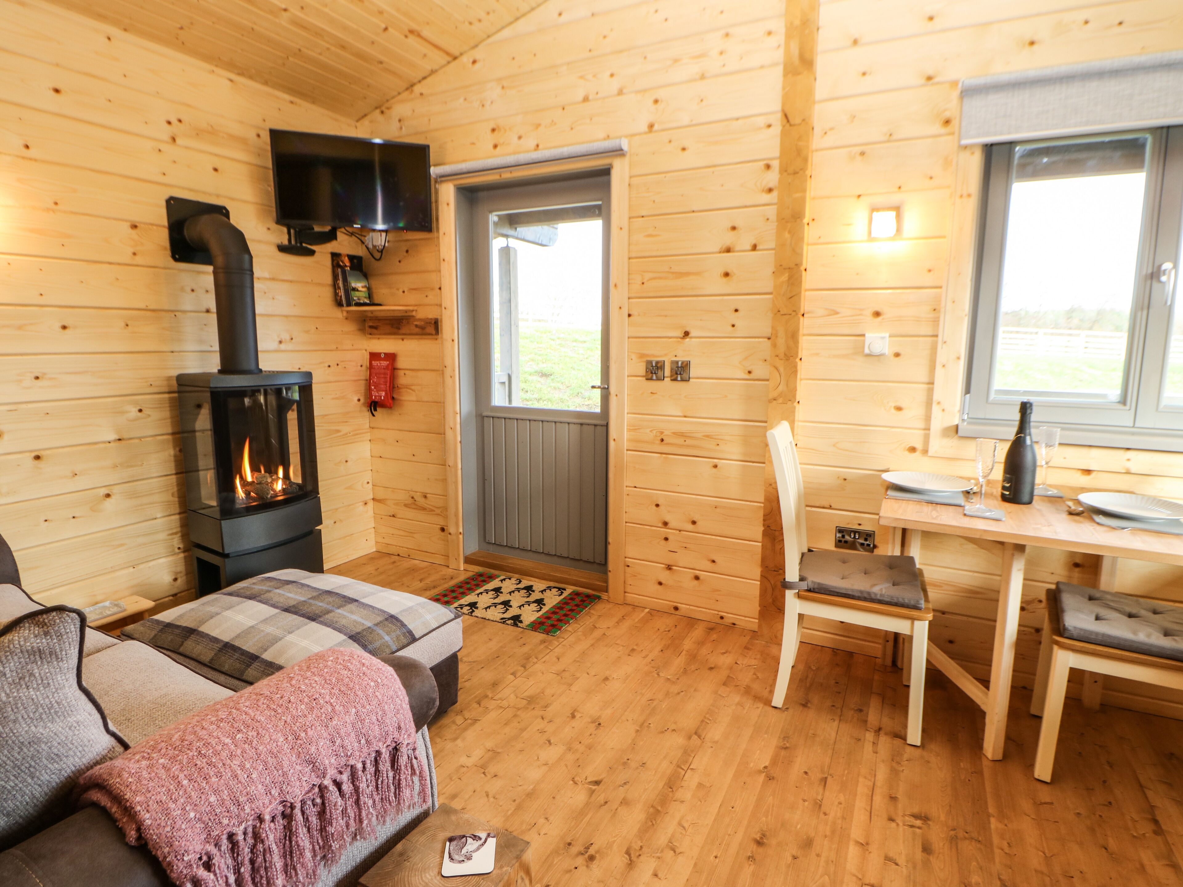 1 bedroom, individually decorated, individually furnished, free WiFi