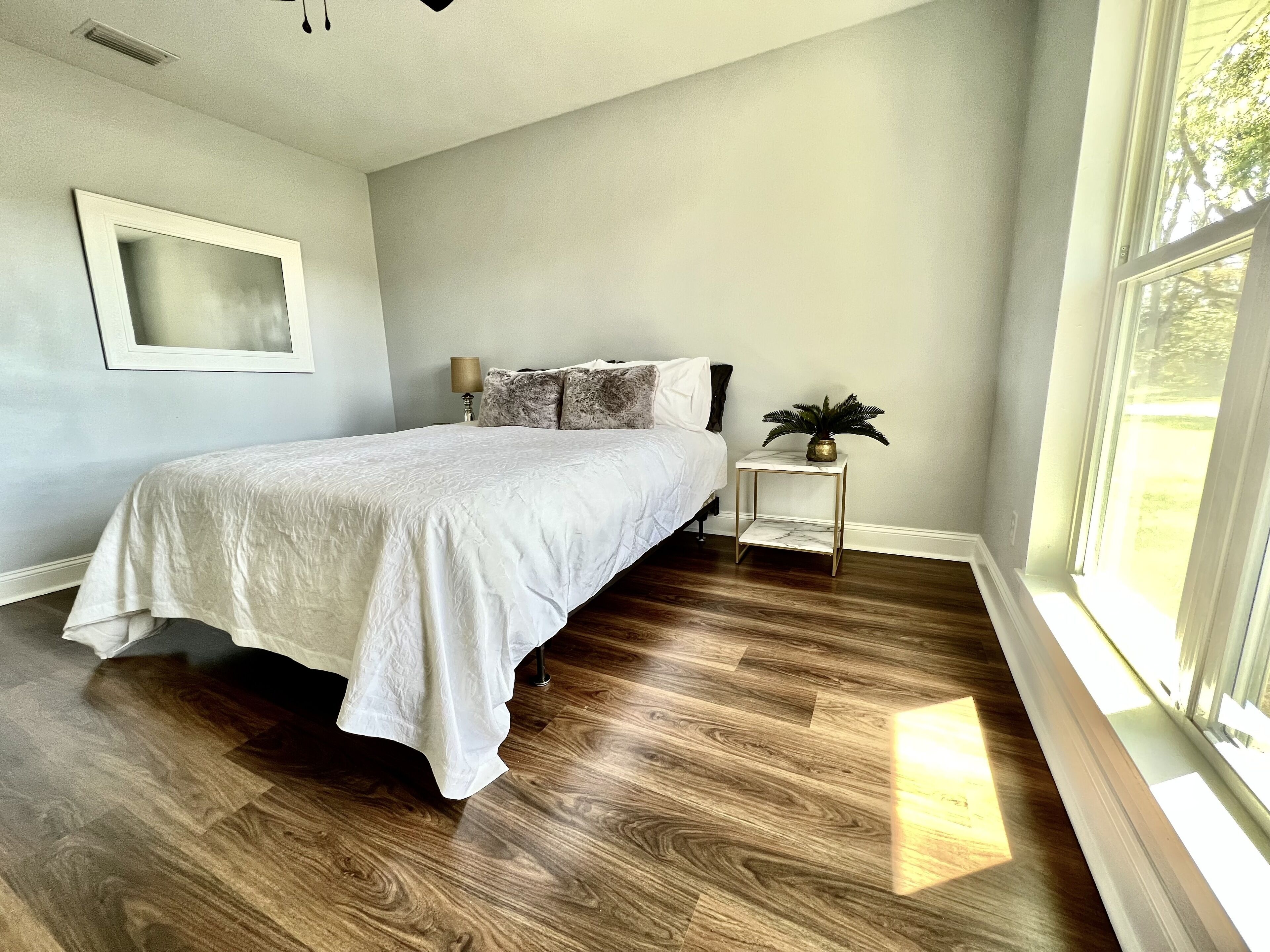 Peaceful Fairhope Retreat-large home on 1 acre lot!