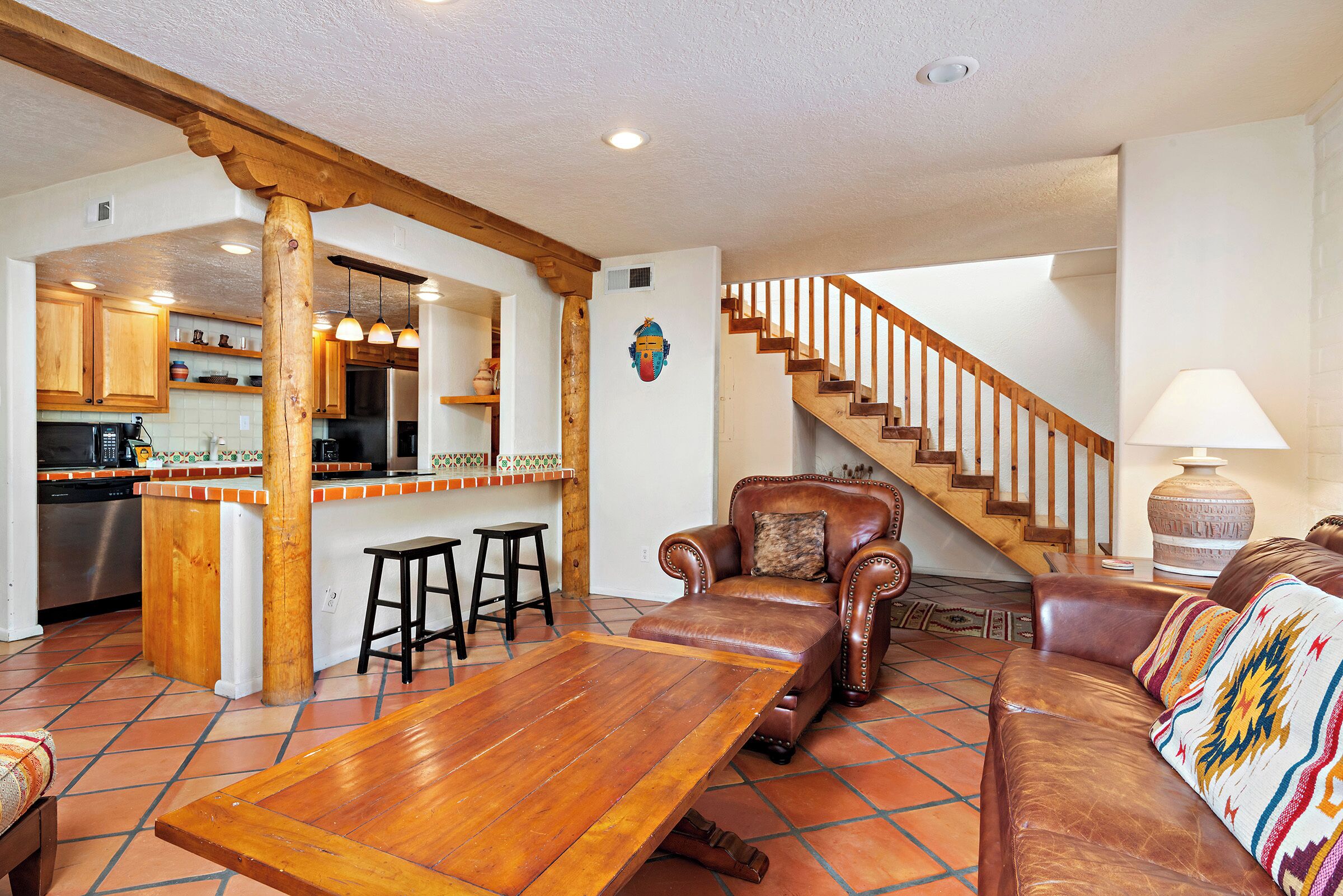 Smart TV, fireplace, DVD player, books