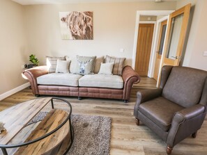 Cottage | Living room - Old Peak (Scarborough)