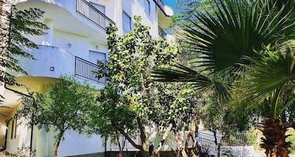 Studio apartment with garden - 2 min from the beach
