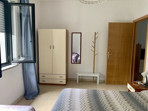 1 bedroom, travel cot, free WiFi, wheelchair access