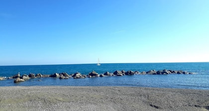 Apartment with garden - 2 min from the beach