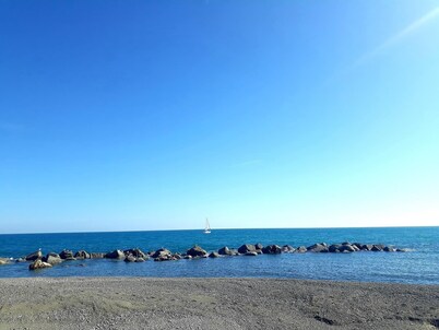 Apartment with garden - 2 min from the beach