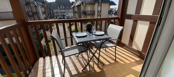 Bel Appartement refait à Neuf lumineux expo Sud 100 m de la plage accès direct