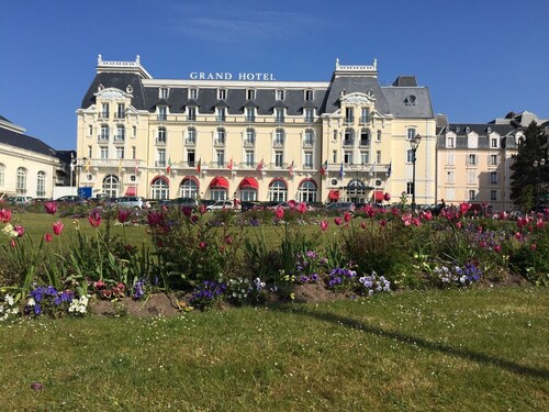 Bel Appartement refait à Neuf lumineux expo Sud 100 m de la plage accès direct