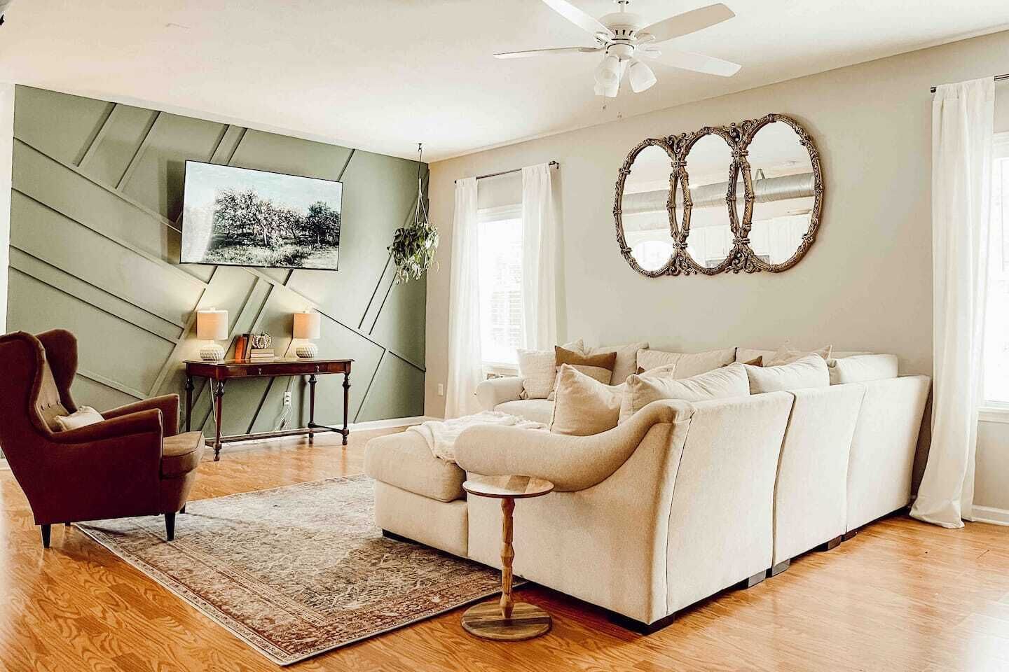 Cozy farm house w/20 acres to roam