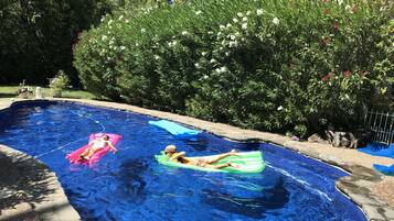 室外游泳池,恒温泳池