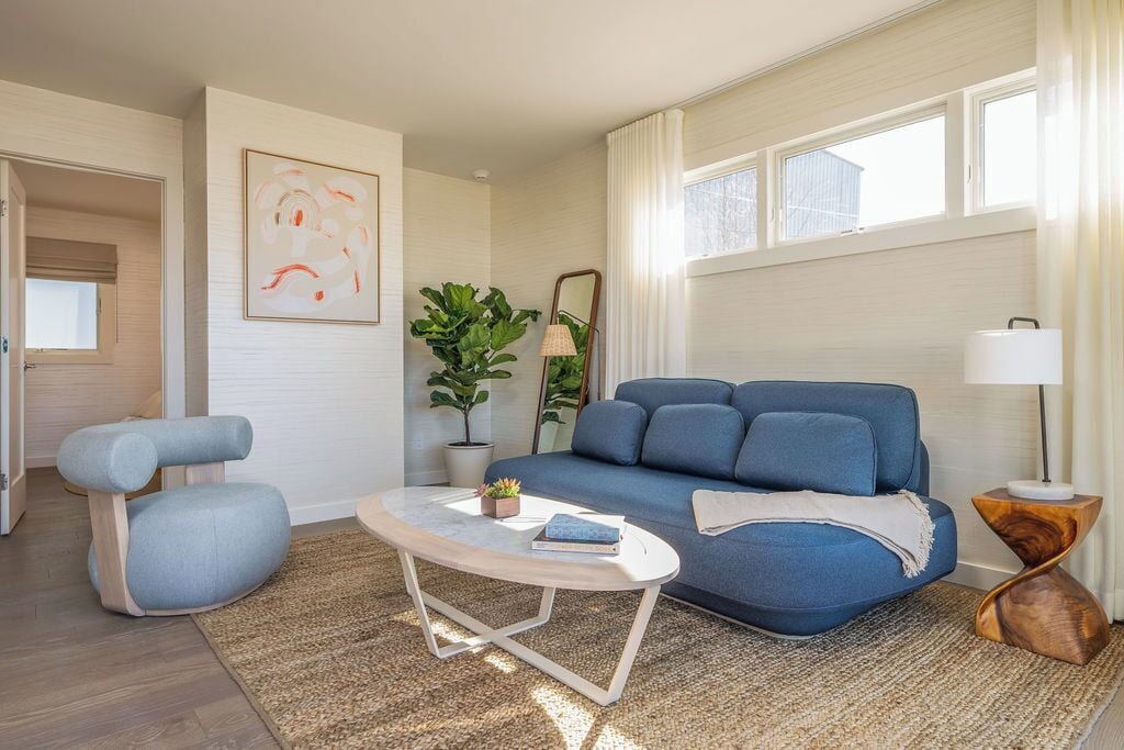 boardwalk suite | living area | flat-screen tv, netflix, hulu, streaming services