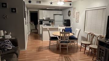 Smart-tv och eldstad