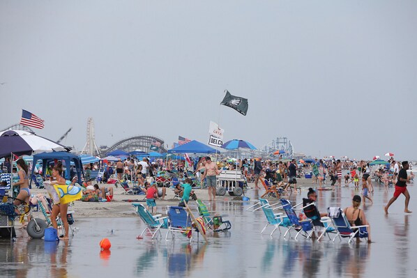 Una spiaggia nelle vicinanze