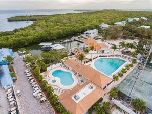 Pool - Beachfront🌊3 KING suites & bunk room🛏️Pet Friendly🐾 (Captiva)