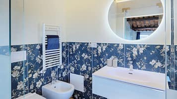 Exclusive Room, City View | Bathroom