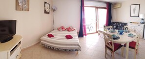 1 bedroom, soundproofing, iron/ironing board, bed sheets - Large luxury studio by the sea (Ajaccio)