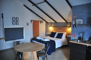 2 chambres, bureau, fer et planche Ă repasser, accĂšs au Wi-Fi (inclus)