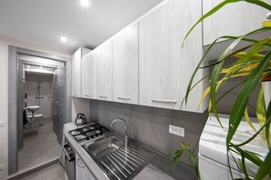 Frigorifero, microonde, forno, tostapane