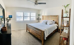 4 habitaciones, escritorio, tabla de planchar con plancha y wifi gratis