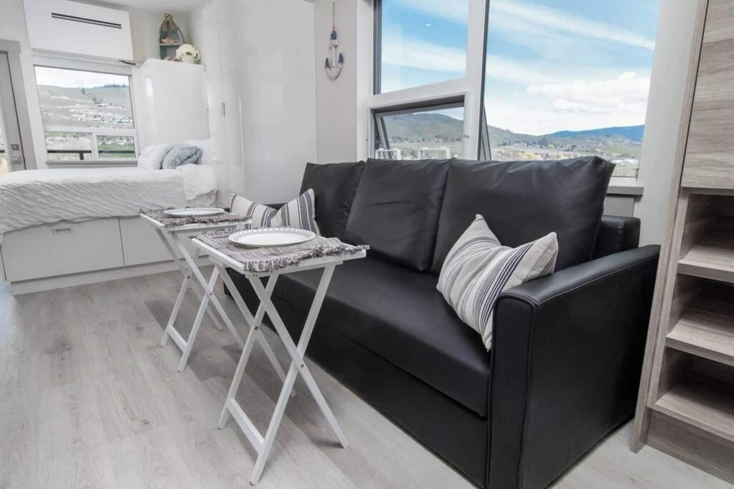 アイロン / アイロン台、WiFi (無料)、ベッドシーツ