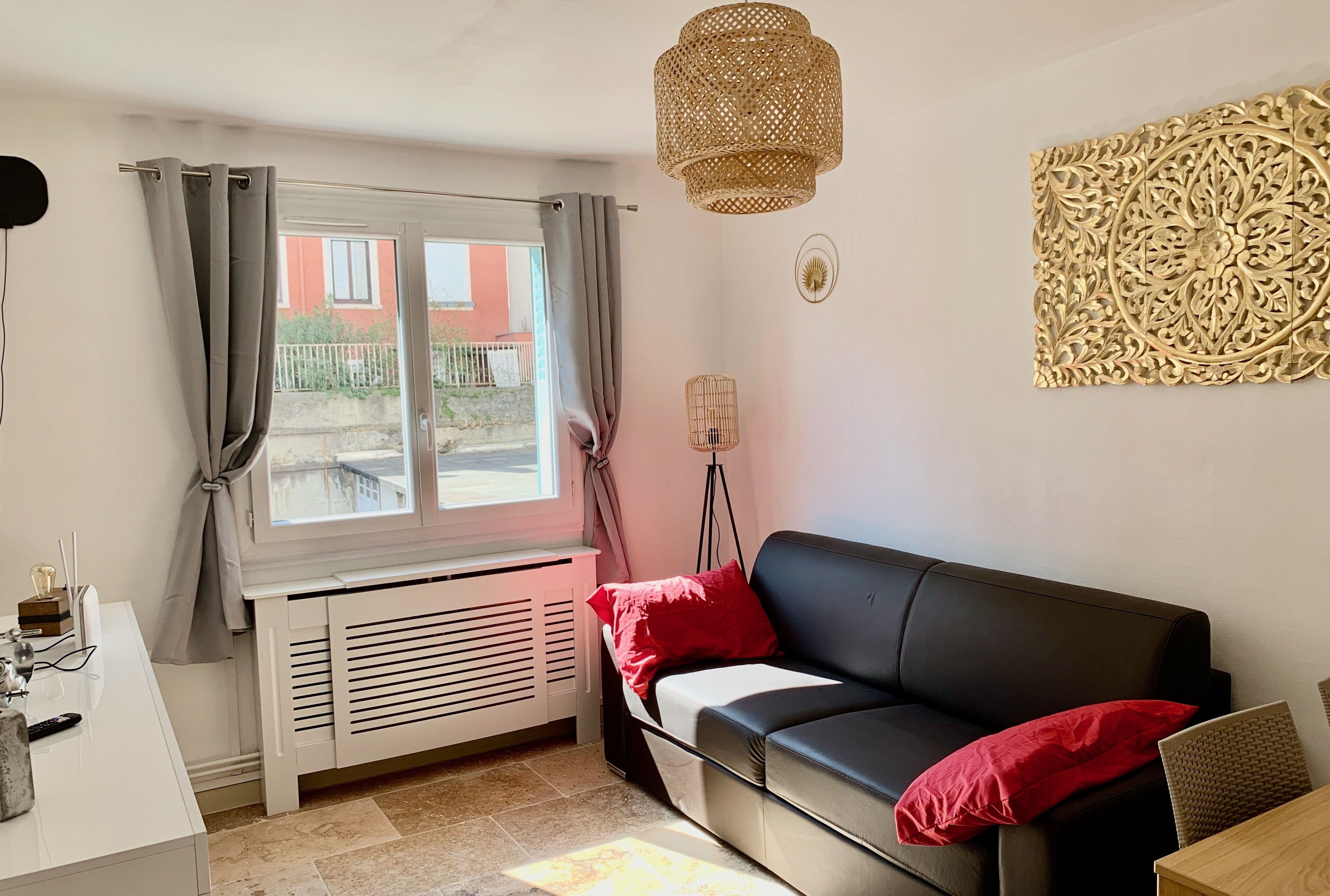 City Break Lyon *** City Center Immediate proximity TRAM with Garage option