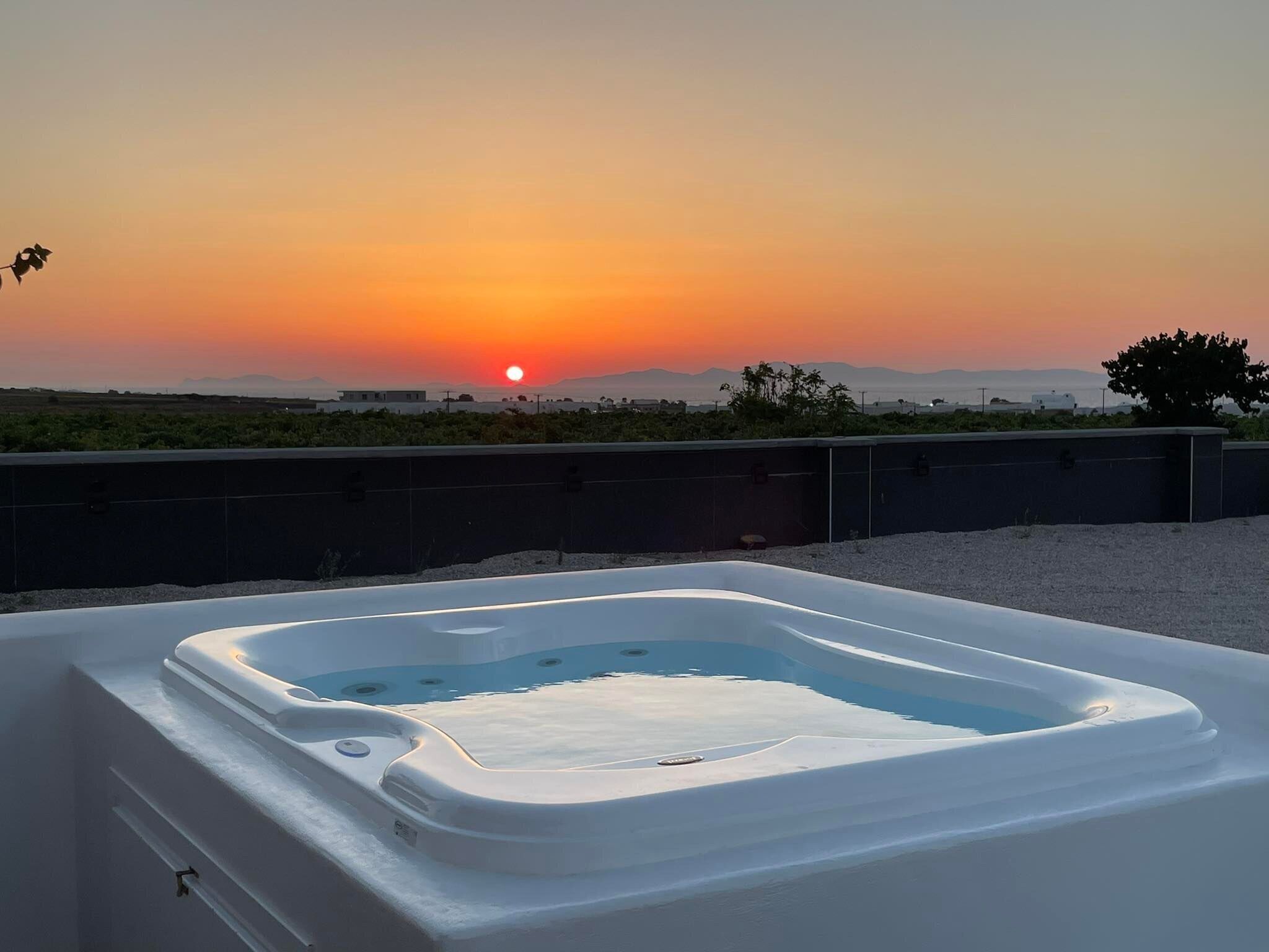 Superior-Apartment, mit Bad, eingeschränkter Meerblick (Nixteri Anemi Vine Villa ) | Blick vom Balkon