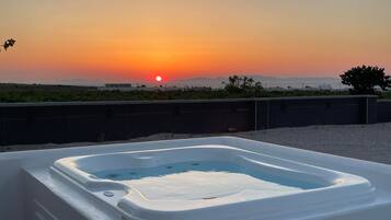 Căn hộ Superior, có phòng tắm riêng, quang cảnh một góc biển (Nixteri Anemi Vine Villa ) | Quang cảnh ban công