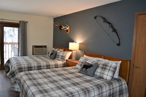 Birch Point Resort Condo #15 - Nelson Lake, Hayward