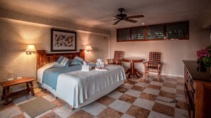 Deluxe Studio Suite Suite with Bathtub | Minibar, in-room safe, desk, free WiFi - The Suites at Chichen Itzá (Chichen Itza)