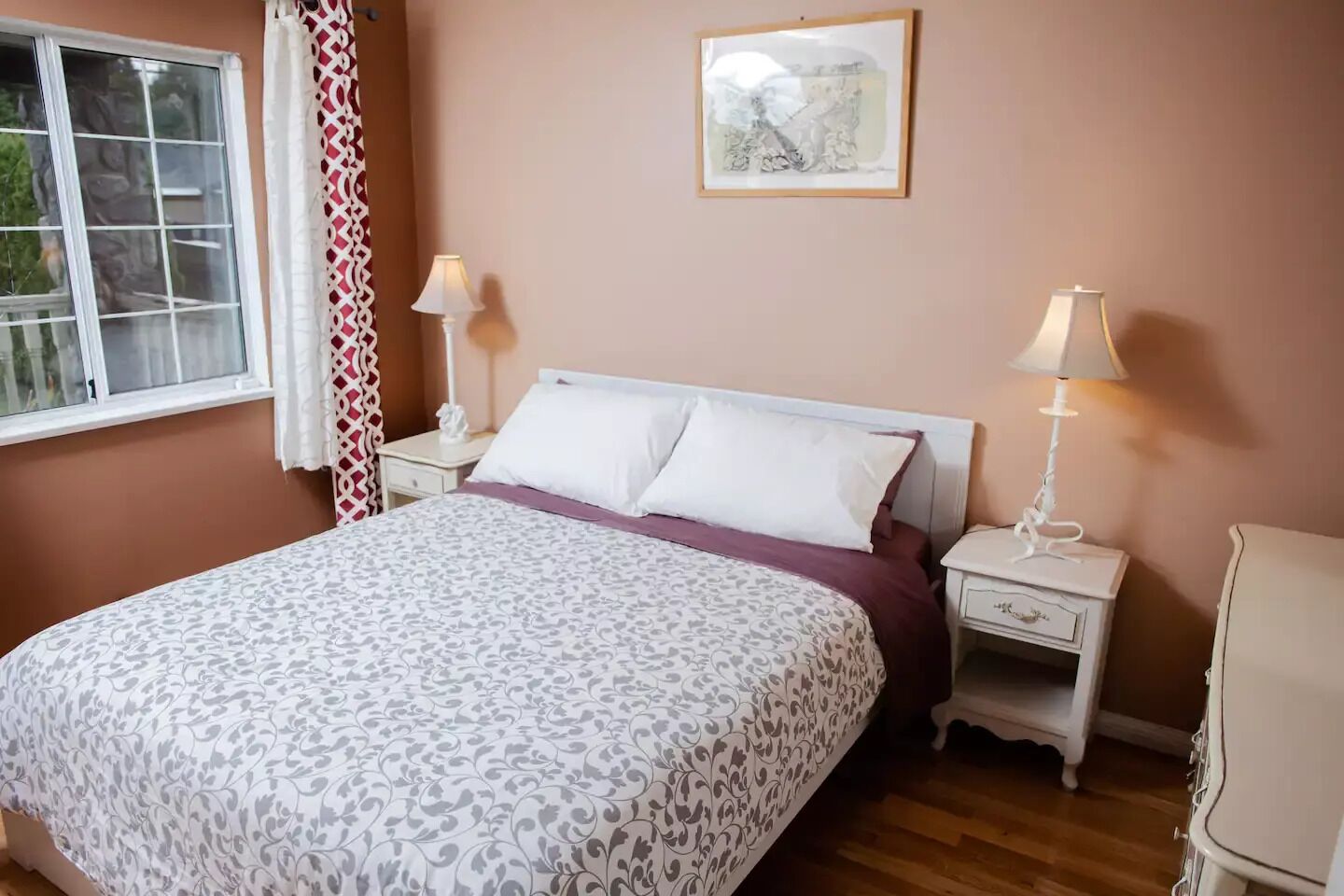 Cozy and Cute Cottage Suite in Mission